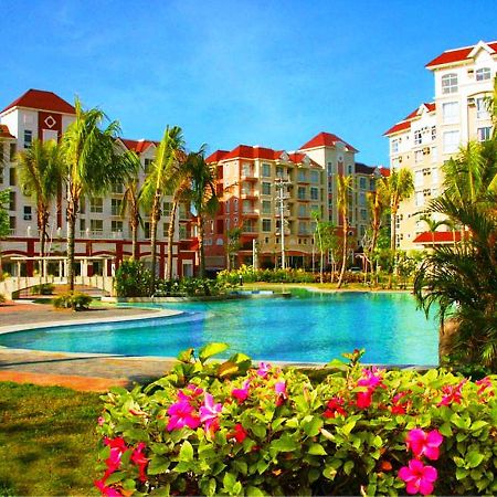 Bellini Suites At Presidio, Lakefront Muntinlupa City Esterno foto